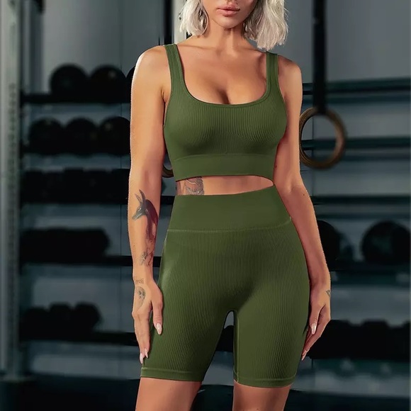 Activewear - Picture 3 of 6